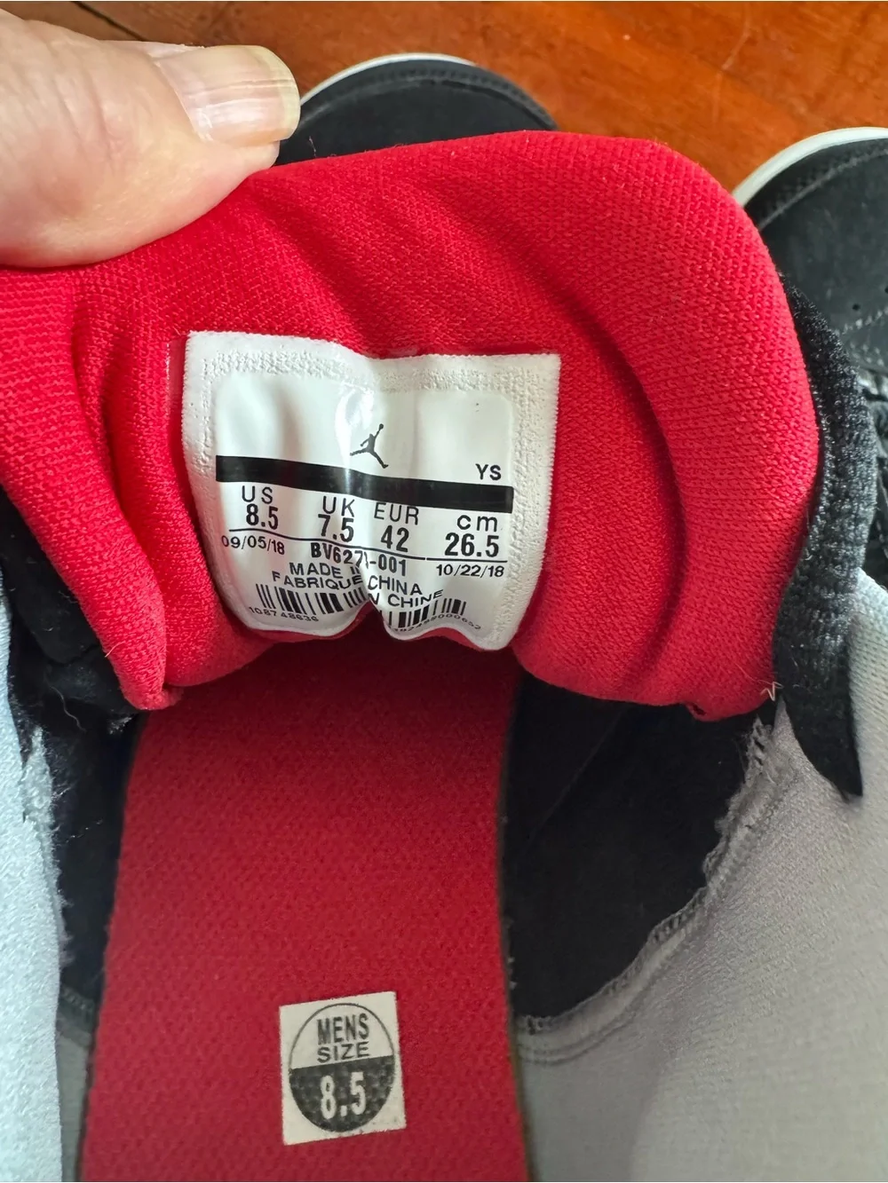 Air Jordan Style Men’s Low-Top Sneakers in Black and Red
